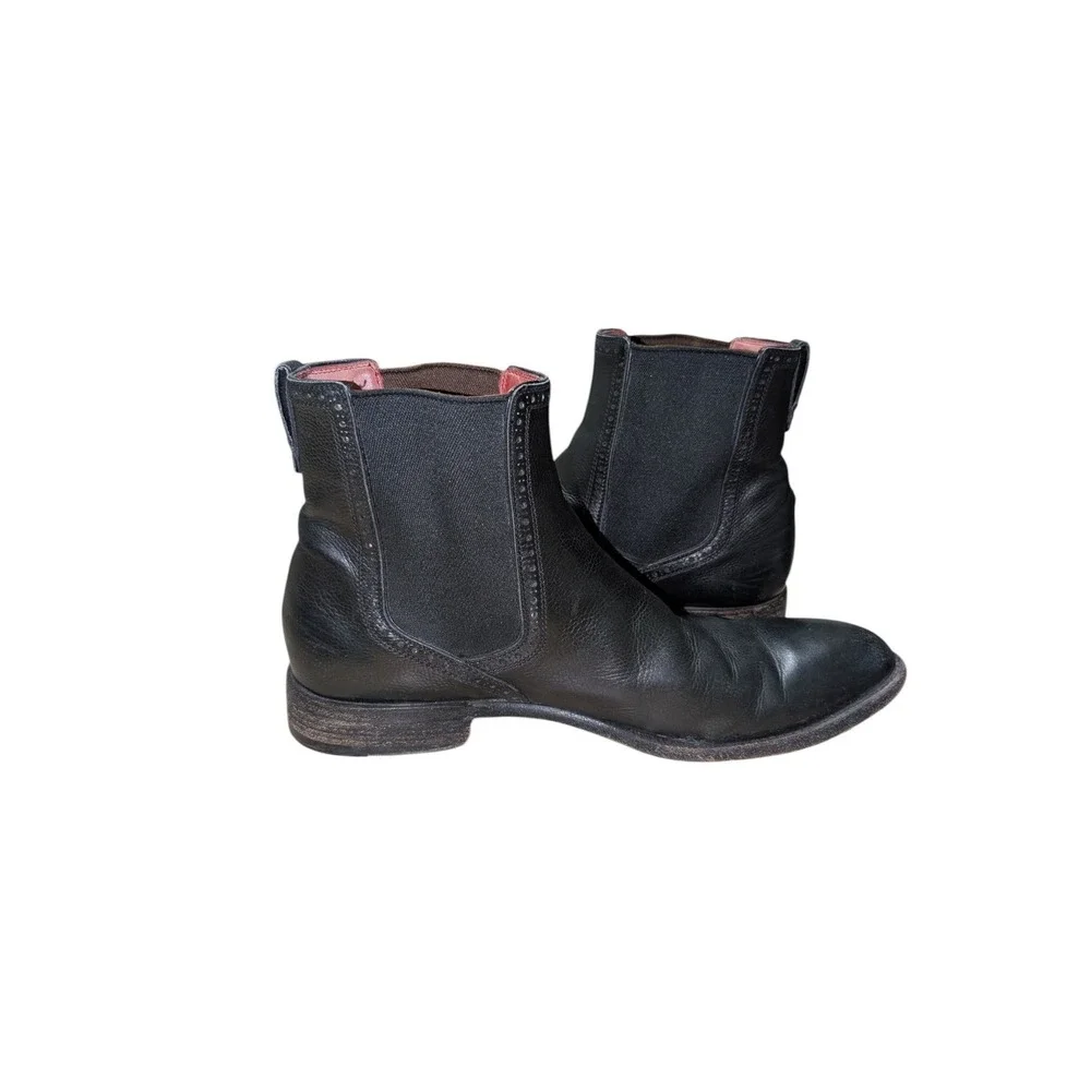 ERMENEGILDO ZEGNA Black leather cap toe Chelsea boots size 8.5 US